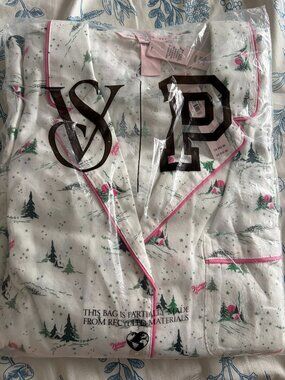 Victoria’s Secret Pink Pajama Set XS NWT Winter Print Button Up Cozy Sleepwear
